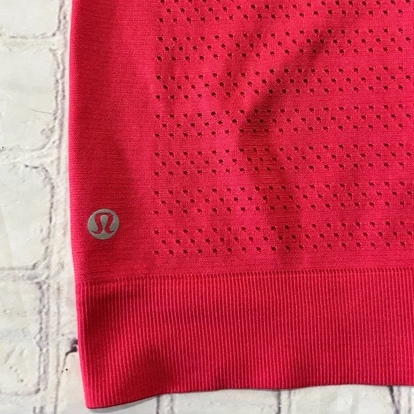 Lululemon Breeze By Muscle Tank II Size 4 Small Hot Pink - Picture 3 of 5